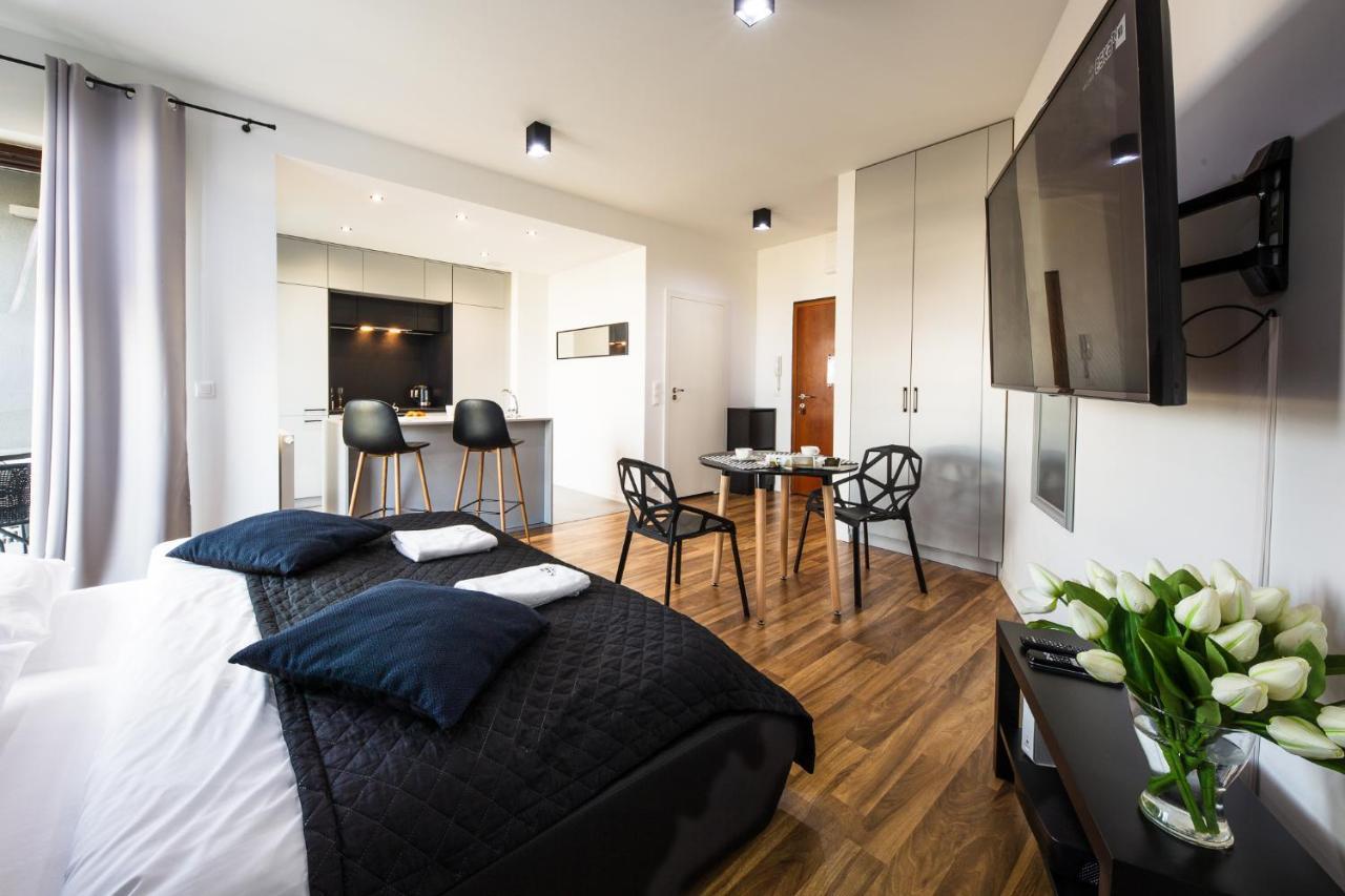 Wola Luxury Stay Варшава Екстер'єр фото
