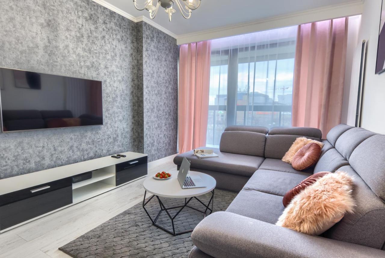 Wola Luxury Stay Варшава Екстер'єр фото